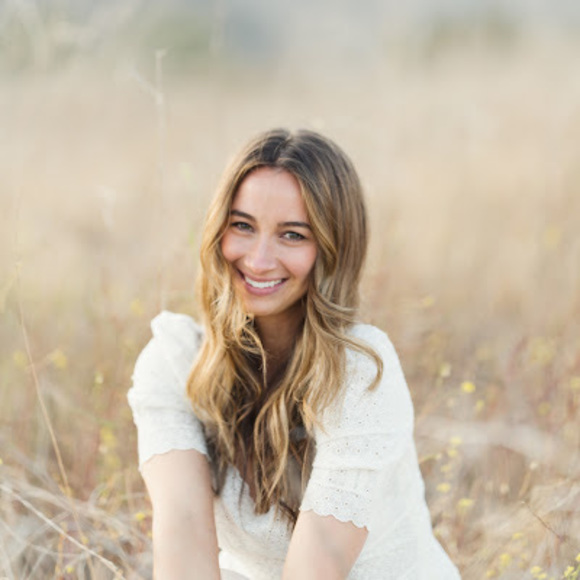 Meet your Posher, Alexandra - Picture 1 of 1